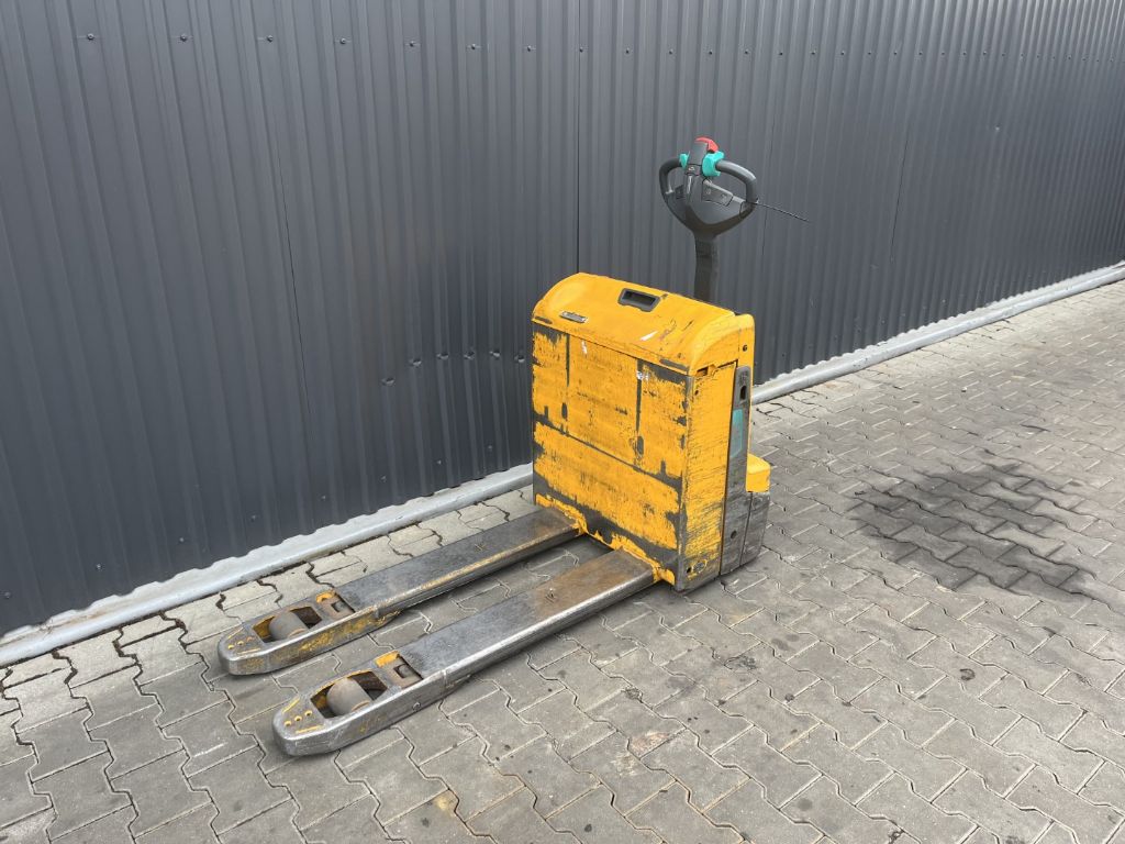 Jungheinrich EJE116 Electric Pallet Truck www.superlift-forklift.com