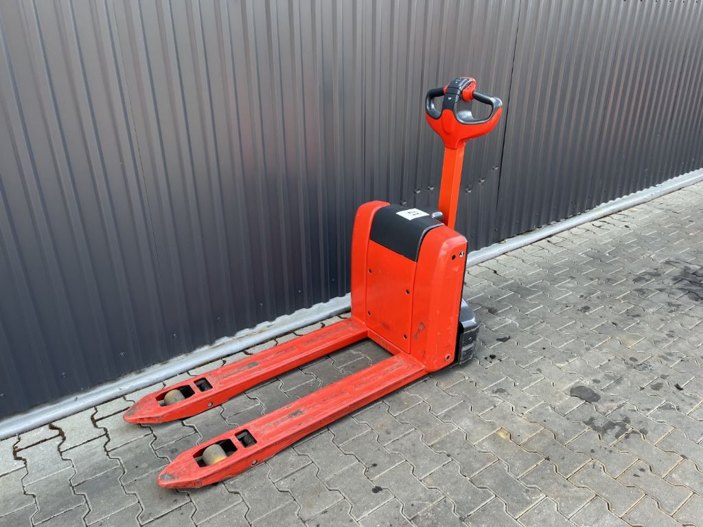 Linde MT15 Electric Pallet Truck www.superlift-forklift.com