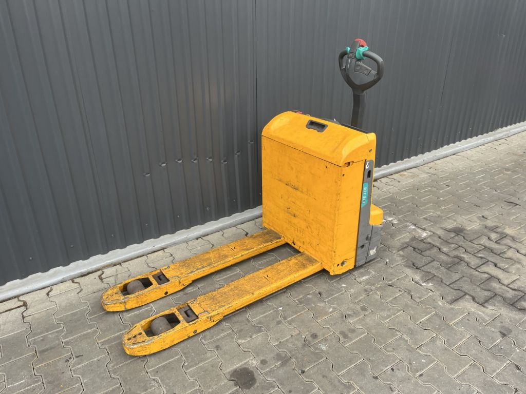 Jungheinrich EJE116 Electric Pallet Truck www.superlift-forklift.com
