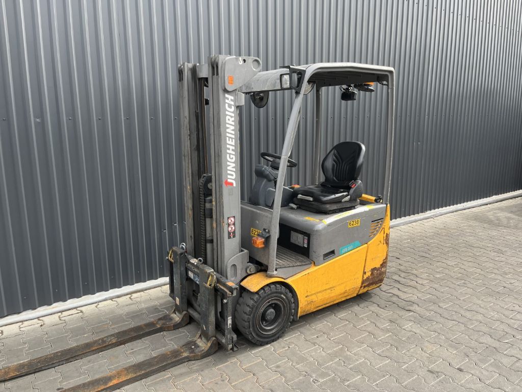 Jungheinrich EFG113 Electric 3-wheel forklift www.superlift-forklift.com