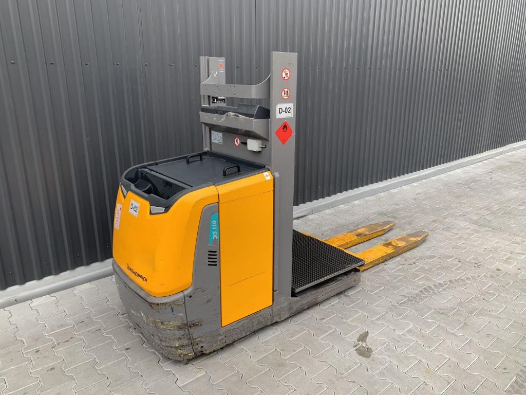 Jungheinrich EKS110 Medium Lift Order Picker www.superlift-forklift.com