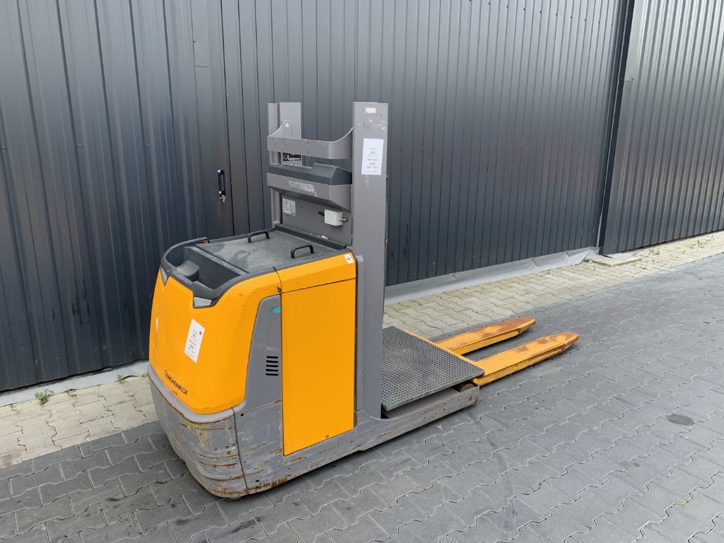 Jungheinrich EKS110 Mittelhubkommissionierer www.superlift-forklift.com