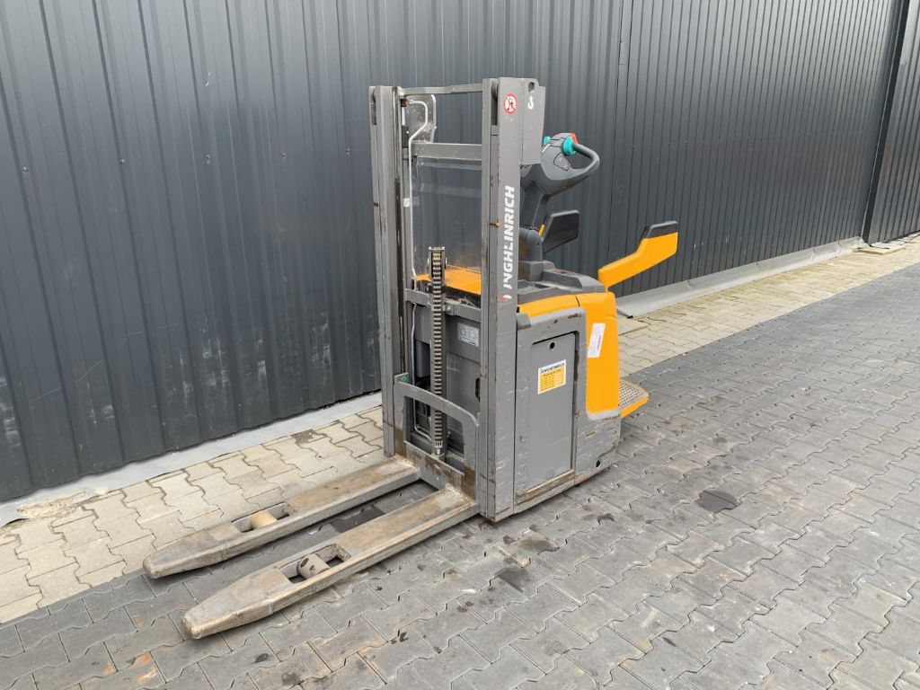 Jungheinrich ERC212 Pedestrian Stacker www.superlift-forklift.com