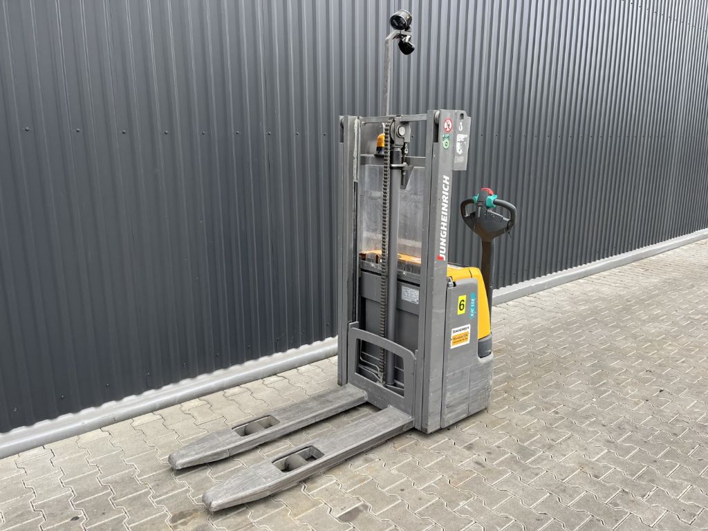 Jungheinrich EJC112 Pedestrian Stacker www.superlift-forklift.com