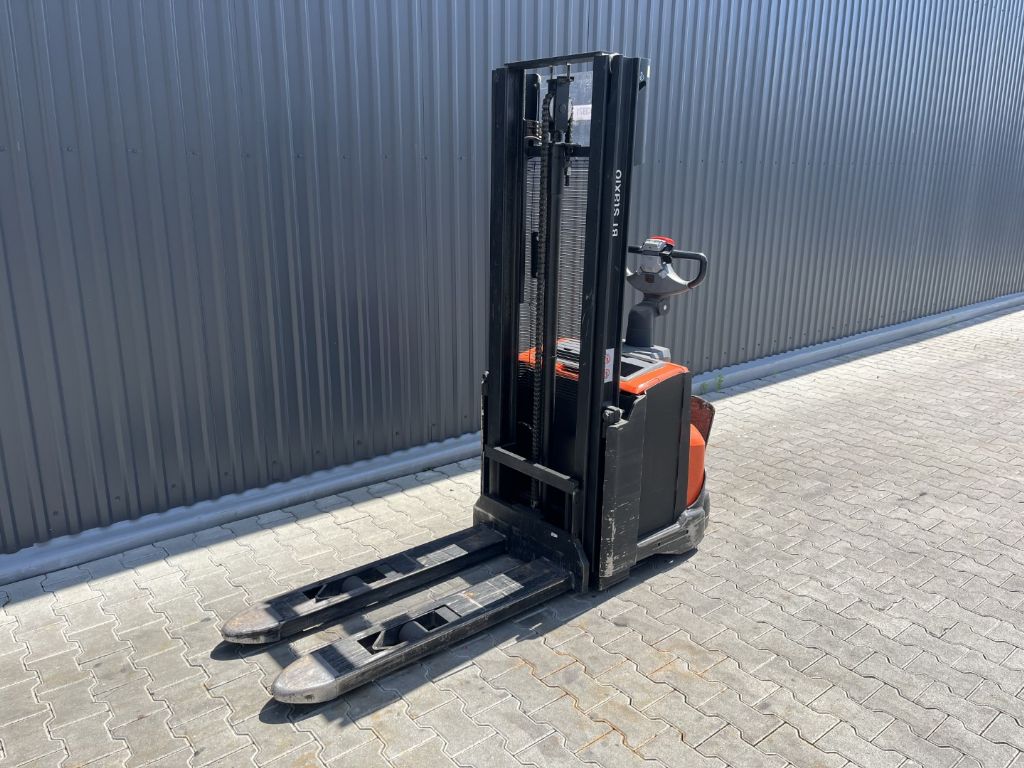 BT SWE120 Stand-on stacker www.superlift-forklift.com