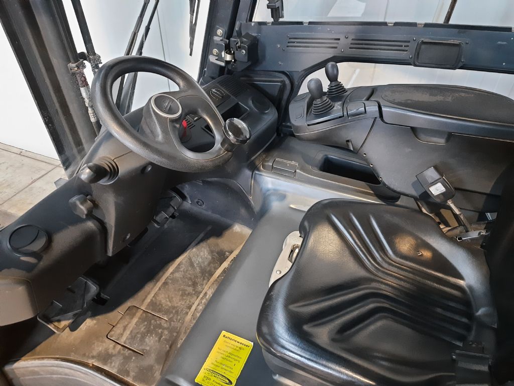 Linde-E30HL-01/600-Elektro 4 Rad-Stapler-www.szww.de Linde-E30HL-01/600-Elektro 4 Rad-Stapler-www.szww.de