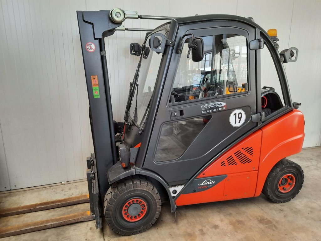 Linde-H25T-02-Treibgasstapler-www.szww.de