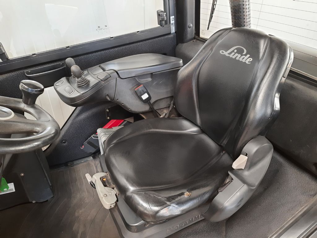 Linde-H25T-02-Treibgasstapler-www.szww.de Linde-H25T-02-Treibgasstapler-www.szww.de