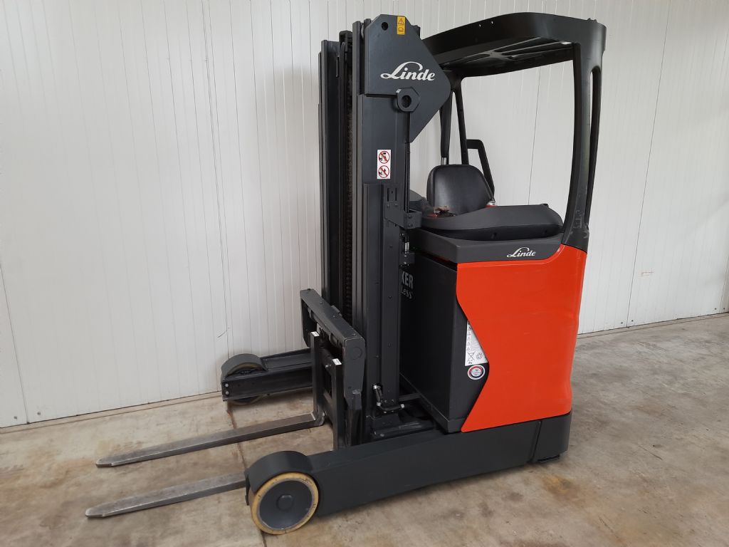 Linde-R14-01-Schubmaststapler-www.szww.de