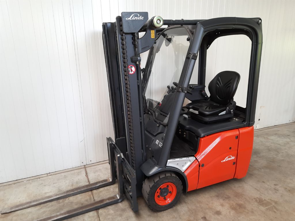 Linde-E12-01-Elektro 3 Rad-Stapler-www.szww.de