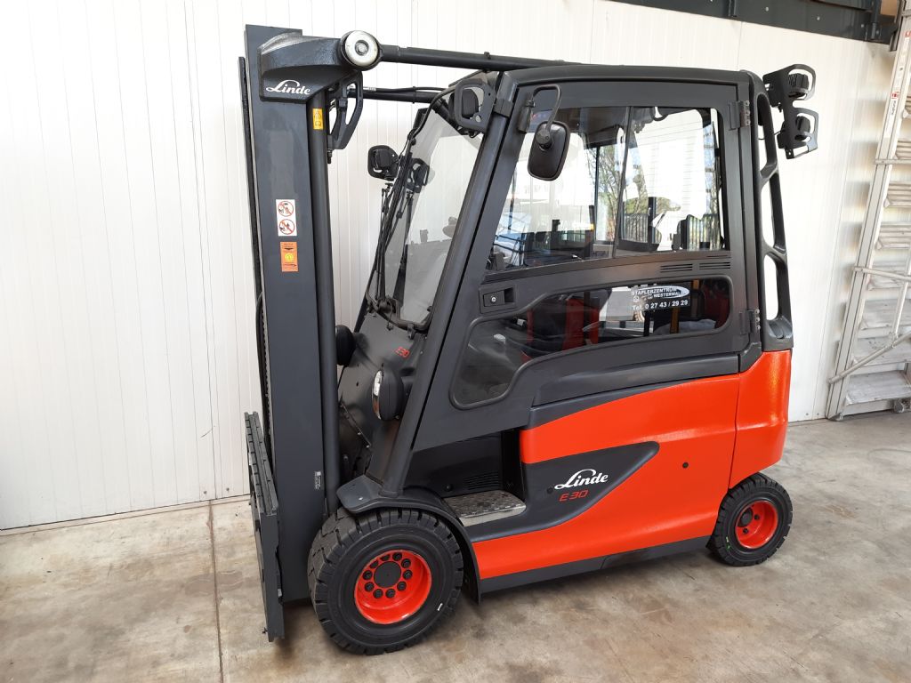 Linde-E30HL-01/600-Elektro 4 Rad-Stapler-www.szww.de