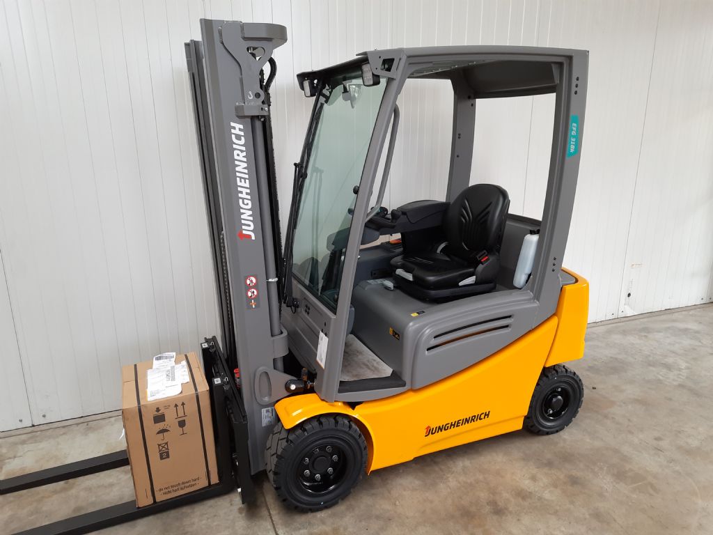 Jungheinrich-EFG318k-Elektro 4 Rad-Stapler-www.szww.de