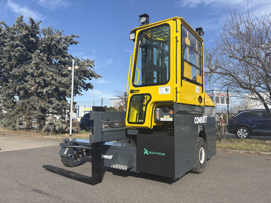 Combilift C4500ET mit breitem GT Vierwege Seitenstapler tecklenborg-gabelstapler.de