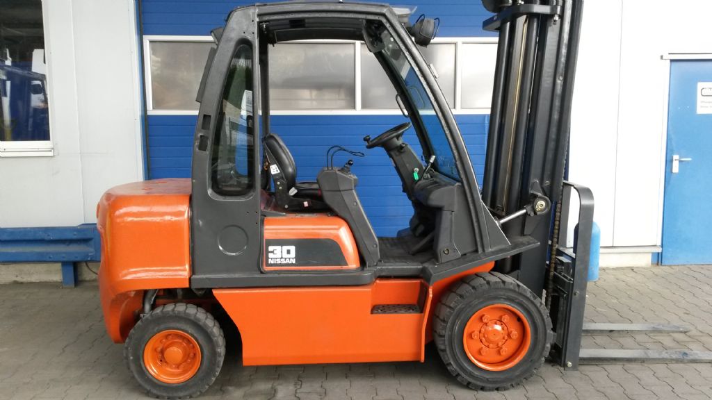 Nissan-FGD02A32Q-Dieselstapler-www.terbrueggen-gmbh.de