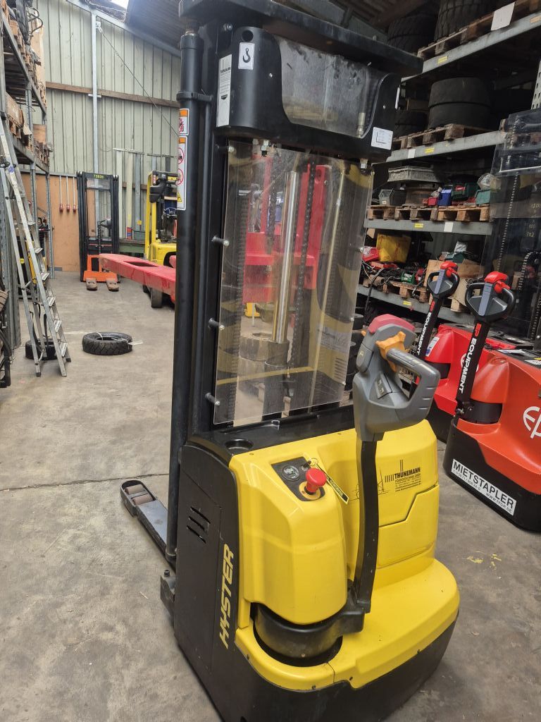 Hyster S1.5UT Hochhubwagen www.thuenemann-stapler.de
