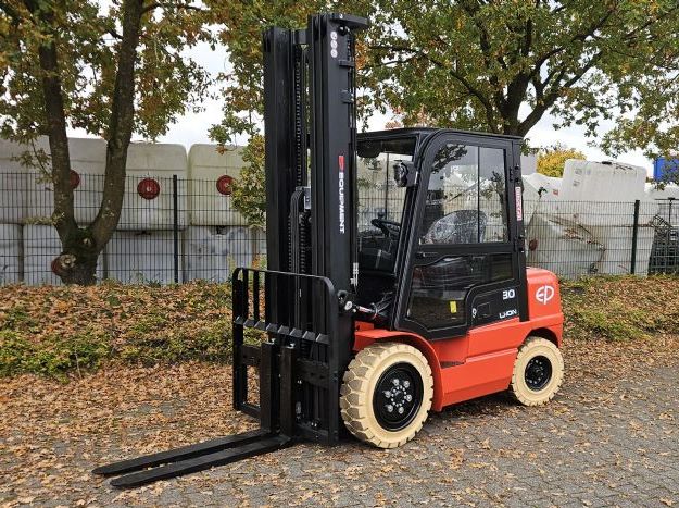 EP EFZX301HD Elektro 4 Rad-Stapler www.thuenemann-stapler.de EP EFZX301HD Elektro 4 Rad-Stapler www.thuenemann-stapler.de