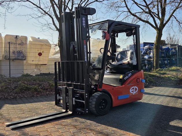 EP TVL 202 Elektro 4 Rad-Stapler www.thuenemann-stapler.de