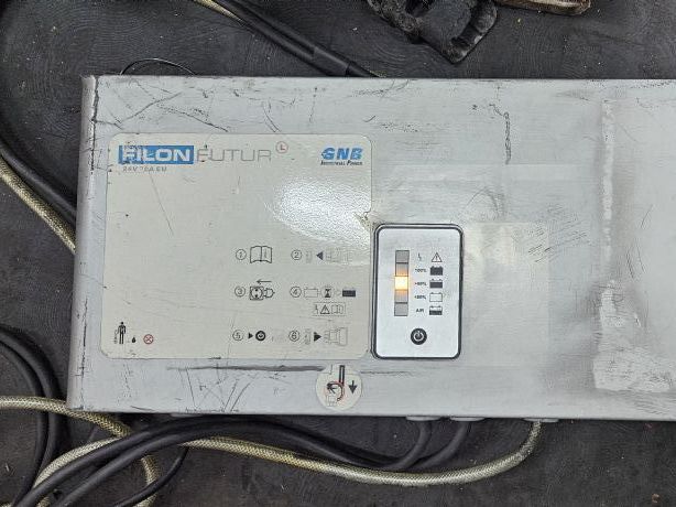 GNB 24V 70A EUW Filon Future L Ladegert www.thuenemann-stapler.de
