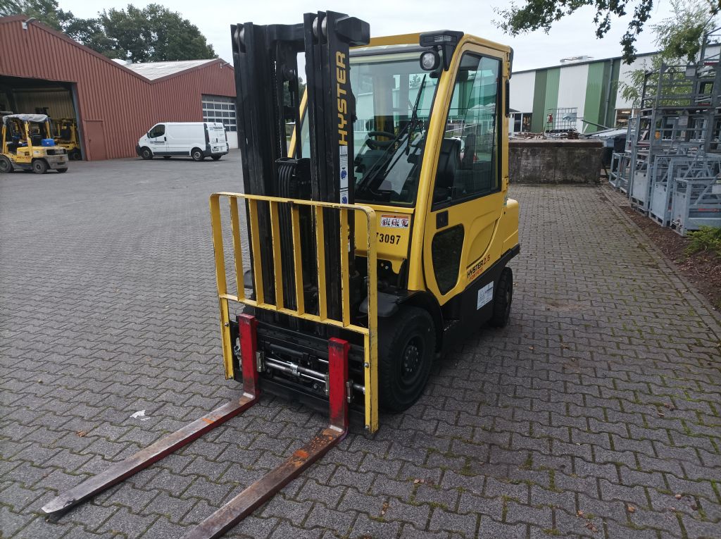 Hyster H2.5 FT-G Treibgasstapler www.thuenemann-stapler.de