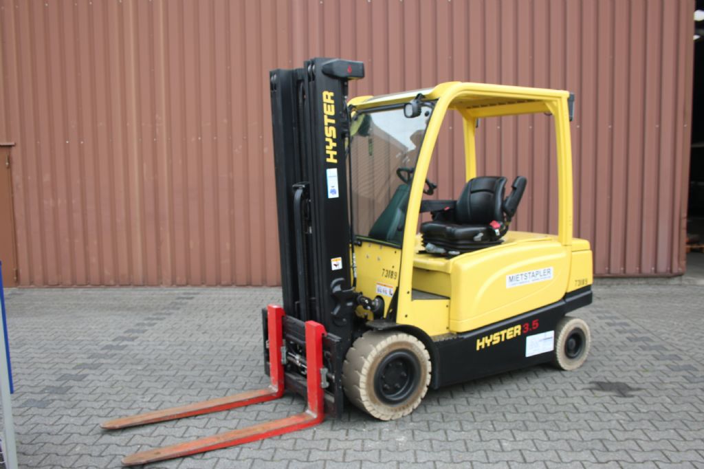 Hyster J3.5XN Elektro 4 Rad-Stapler www.thuenemann-stapler.de