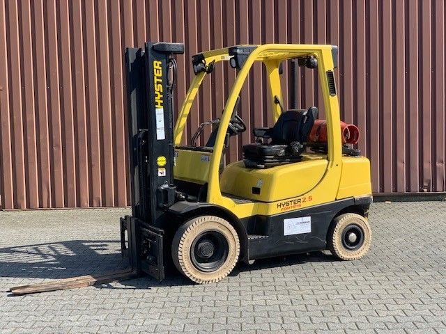 Hyster H 2.5FT-G Treibgasstapler www.thuenemann-stapler.de