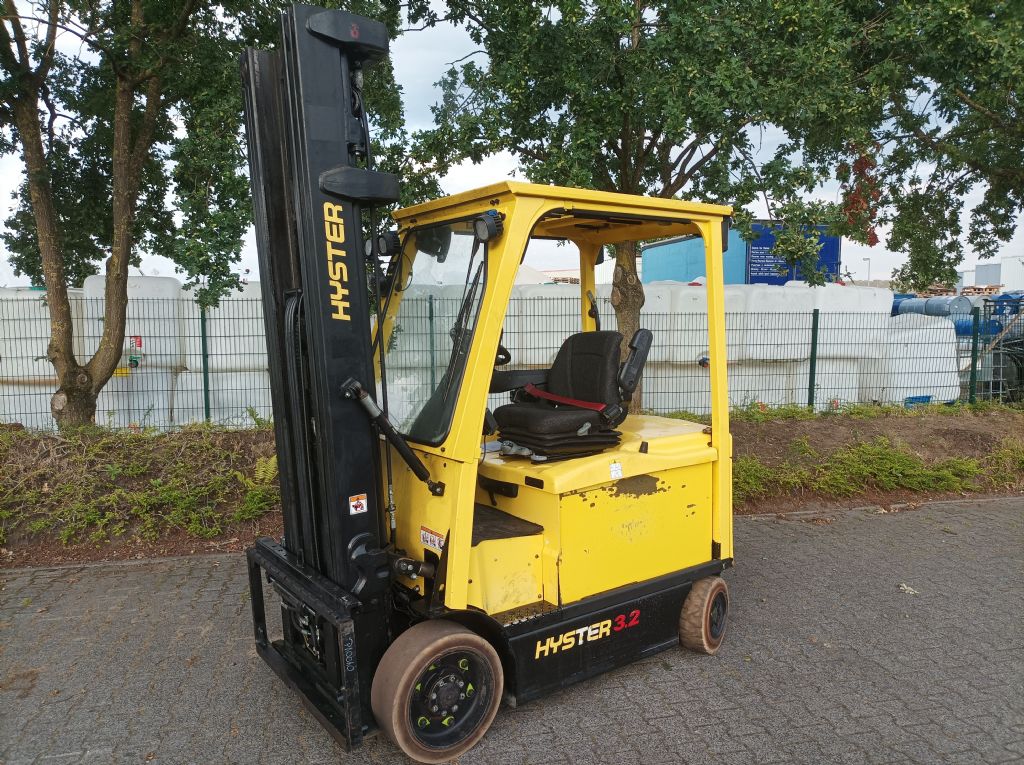 Hyster E3.2XN Elektro 4 Rad-Stapler www.thuenemann-stapler.de