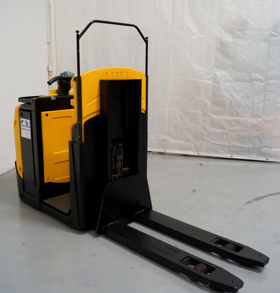 OM XLogo2ac Niederhubkommissionierer www.timmermanns.com OM XLogo2ac Niederhubkommissionierer www.timmermanns.com