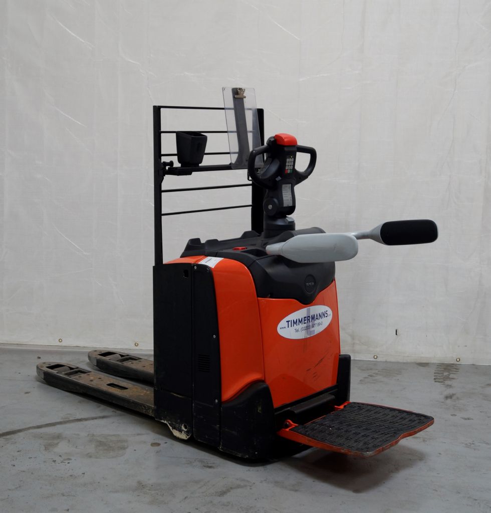 Toyota LPE200 Niederhubwagen www.timmermanns.com