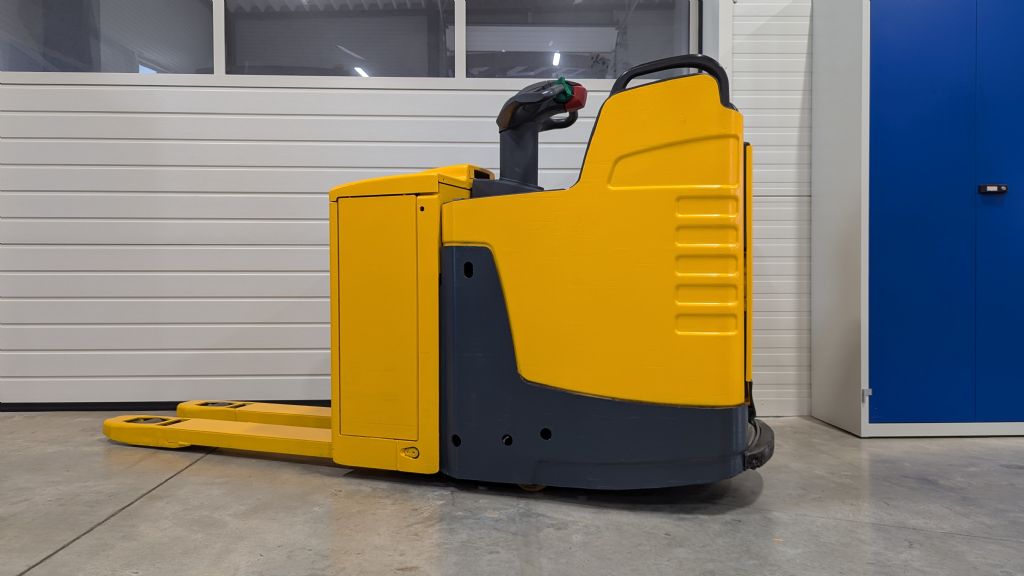 Jungheinrich-ERE 225 f. P.-Electric Pallet Truck-www.tojo-gabelstapler.de