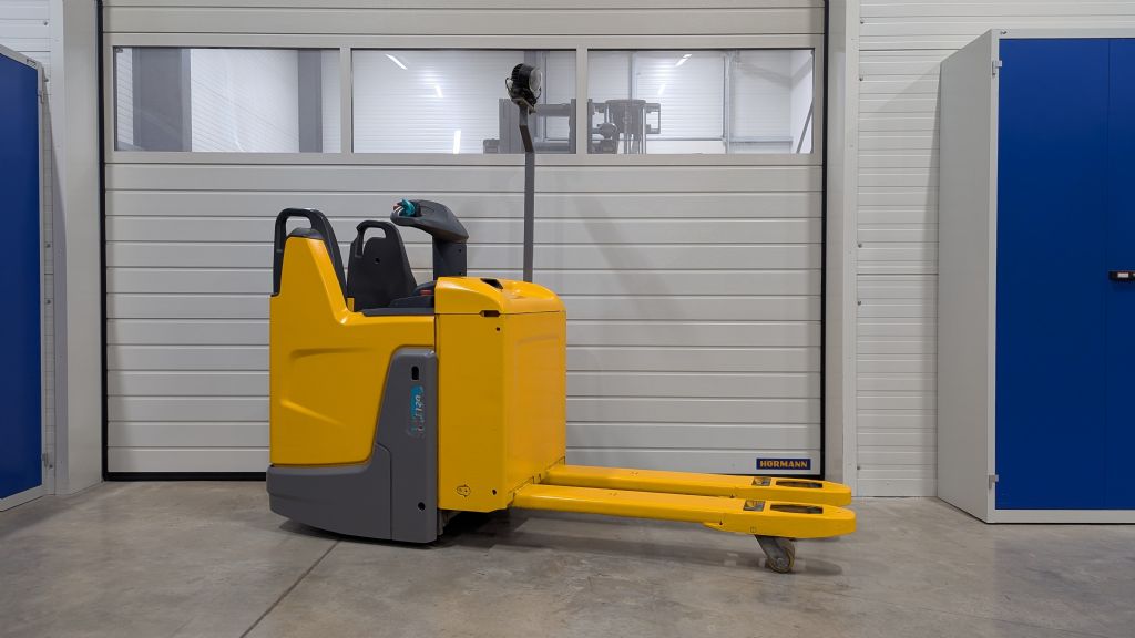 Jungheinrich-ERE 120 feste Standplattform-Electric Pallet Truck-www.tojo-gabelstapler.de