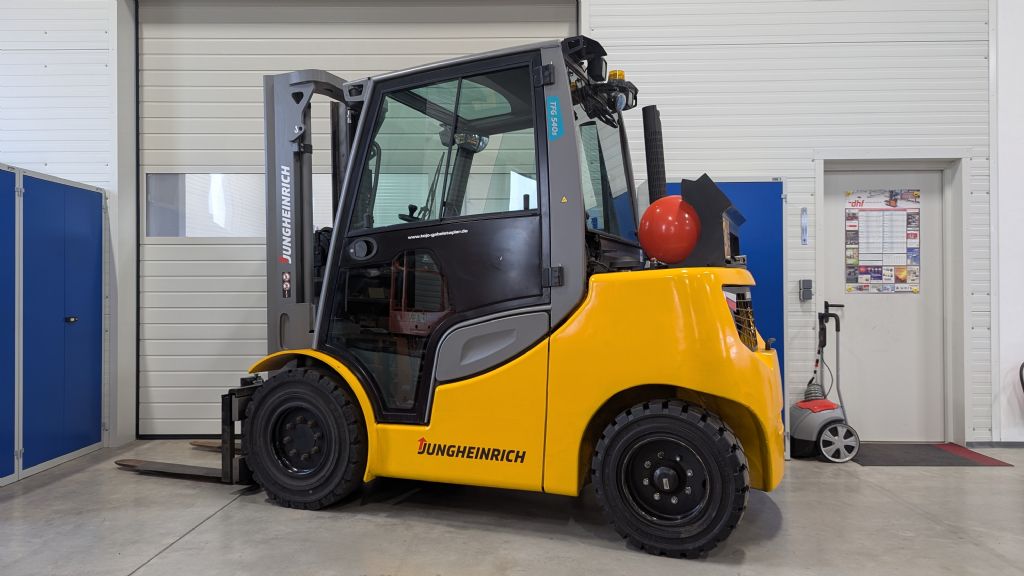 Jungheinrich-TFG 540s Vollkabine-Treibgasstapler-www.tojo-gabelstapler.de