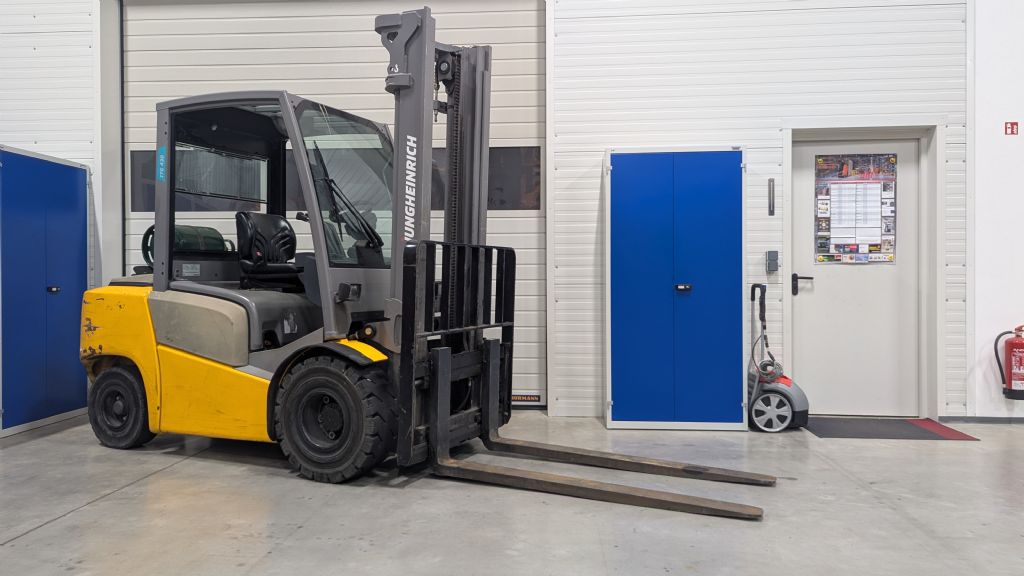 Jungheinrich-TFG 430 GE160-370ZT-Treibgasstapler-www.tojo-gabelstapler.de
