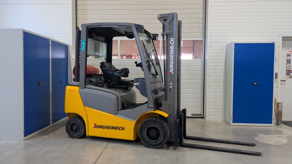 Jungheinrich-TFG 316 GE115-500DZ-Treibgasstapler-www.tojo-gabelstapler.de