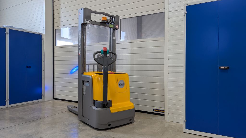 Jungheinrich-EJC 214 320 ZZ-High Lift stacker-www.tojo-gabelstapler.de