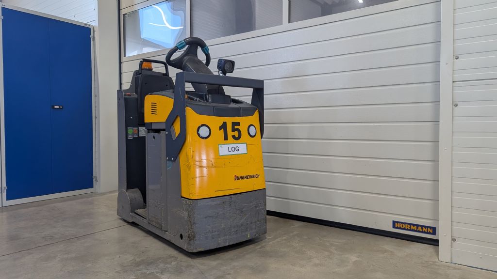 Jungheinrich-EZS 130-Tow Tractor-www.tojo-gabelstapler.de