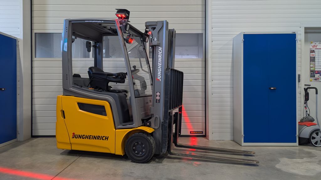 Jungheinrich-EFG 213 LiIon Batterie-Elektro 3 Rad-Stapler-www.tojo-gabelstapler.de