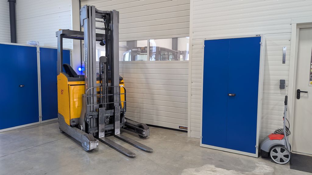 Jungheinrich-ETV 216 E GE 115 620 DZ-Schubmaststapler-www.tojo-gabelstapler.de