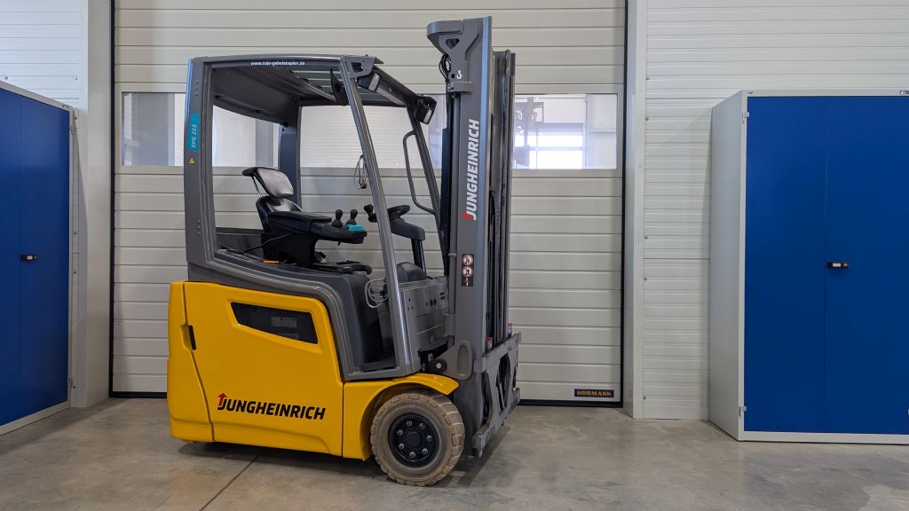 Jungheinrich-EFG 215 G115-330ZZ-Electric 3-wheel forklift-www.tojo-gabelstapler.de
