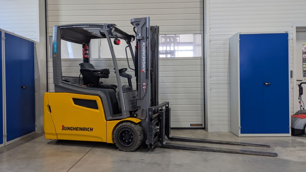 Jungheinrich-EFG 218 G160-310ZZ-Electric 3-wheel forklift-www.tojo-gabelstapler.de