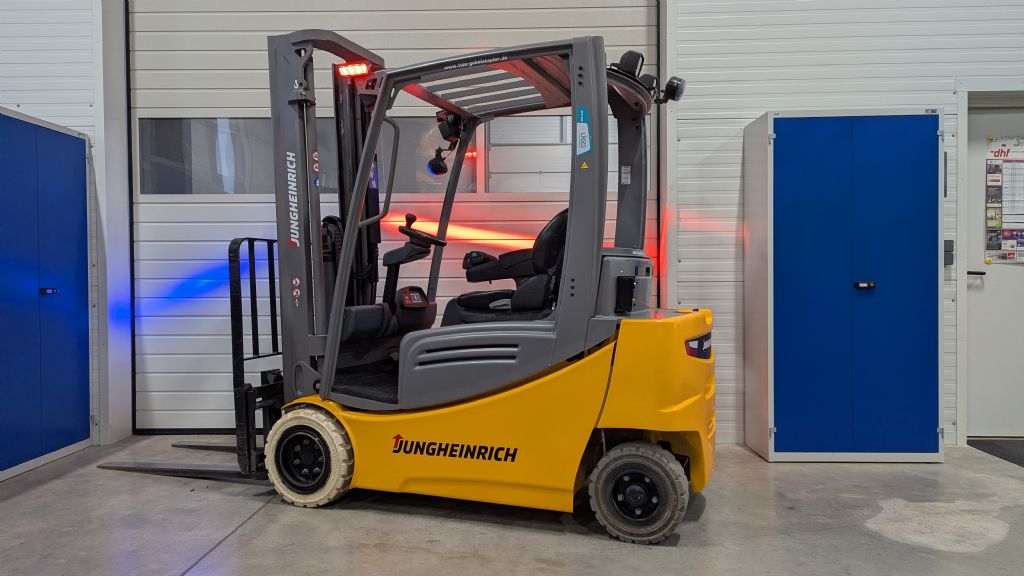 Jungheinrich-EFG 320 GE115-350ZZ-Elektro 4 Rad-Stapler-www.tojo-gabelstapler.de