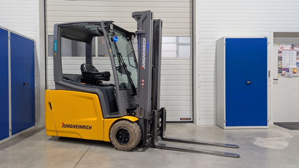 Jungheinrich-EFG 220 GE120-464DZ-Elektro 3 Rad-Stapler-www.tojo-gabelstapler.de