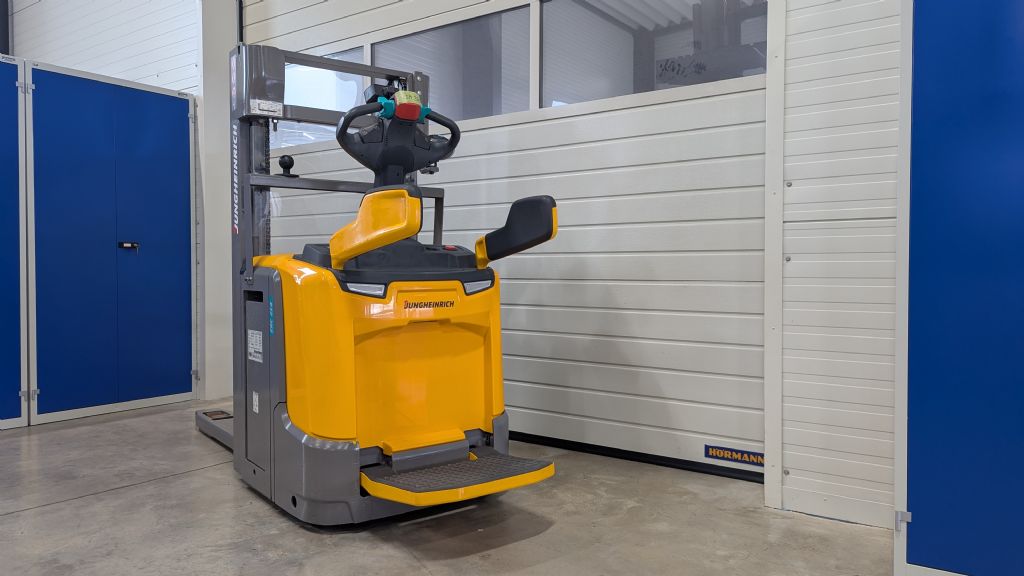 Jungheinrich-ERC 214z 115 250 ZT-Double stacker-www.tojo-gabelstapler.de
