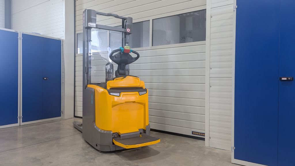 Jungheinrich-ERC 214 115 320 ZZ-High Lift stacker-www.tojo-gabelstapler.de