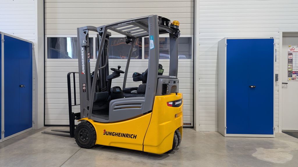 Jungheinrich-EFG 213 GE115-310ZZ-Elektro 3 Rad-Stapler-www.tojo-gabelstapler.de