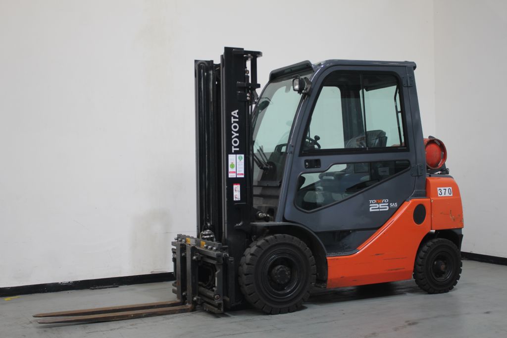 Toyota 02-8FGF25 Treibgasstapler www.heinbockel-gabelstapler.de