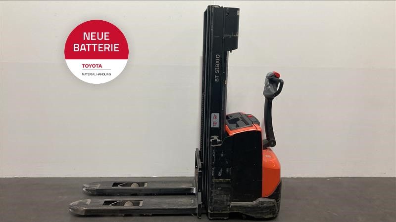 Toyota SWE120 Hochhubwagen www.foerdertechnik-rietberg.de Toyota SWE120 Hochhubwagen www.foerdertechnik-rietberg.de