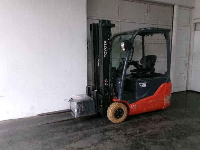 Toyota 8FBE16T Elektro 3 Rad-Stapler kirchnerpartner.de