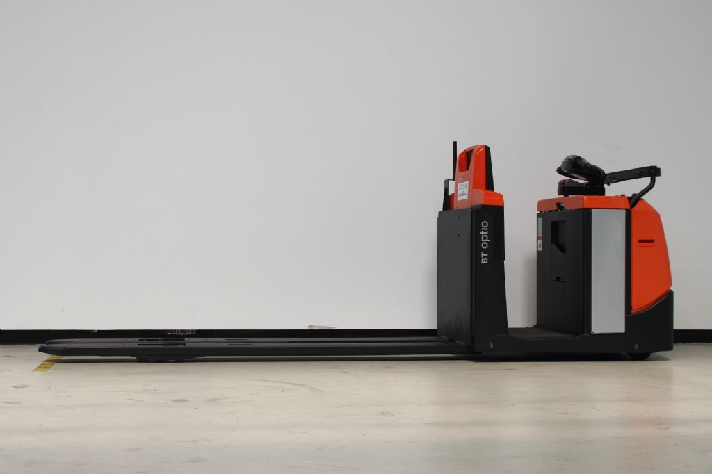 Toyota OSE250 Niederhubkommissionierer loeffler-gabelstapler.de