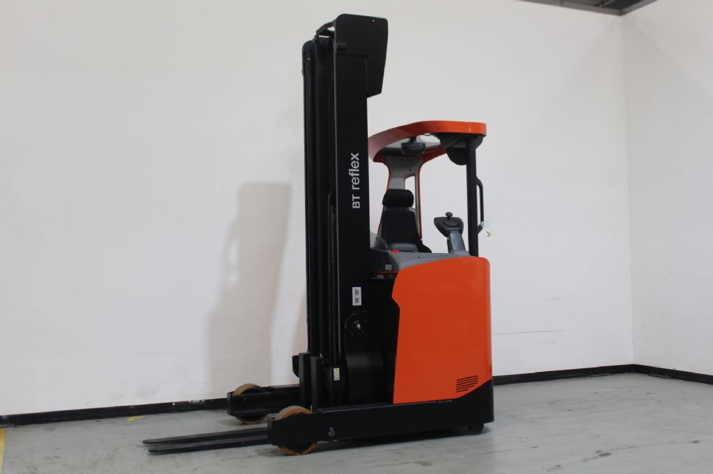 Toyota RRE140H Schubmaststapler loeffler-gabelstapler.de