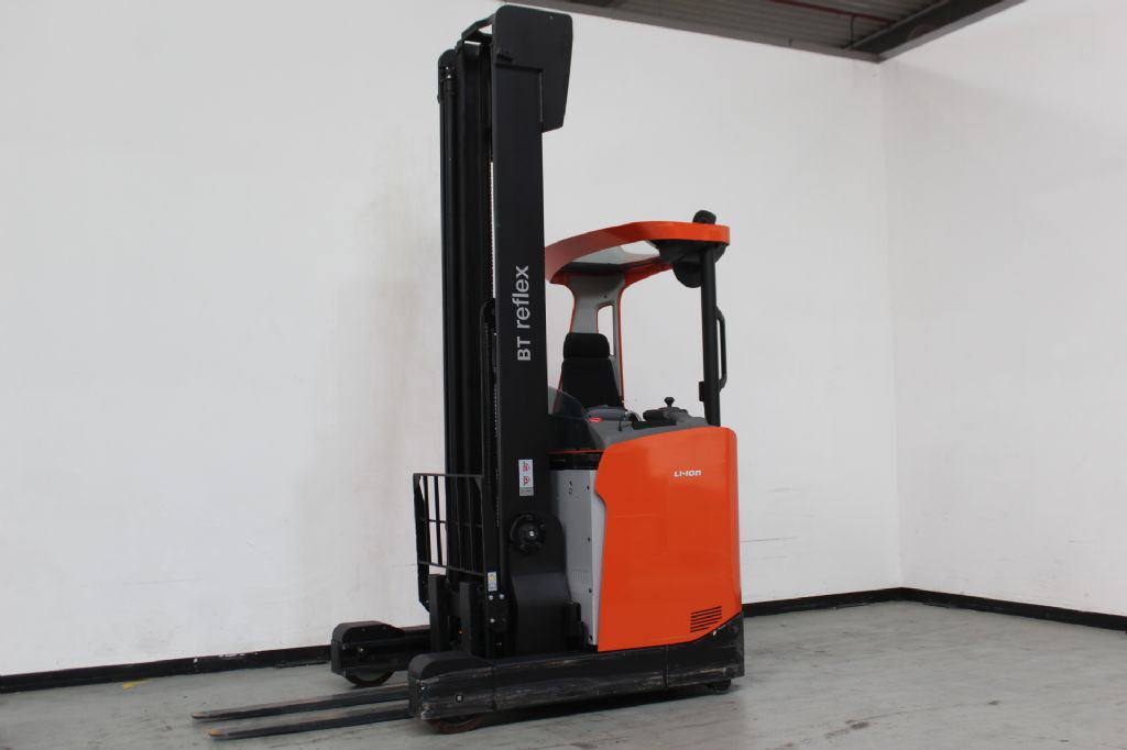 Toyota RRE140H Schubmaststapler www.foerdertechnik-rietberg.de Toyota RRE140H Schubmaststapler www.foerdertechnik-rietberg.de